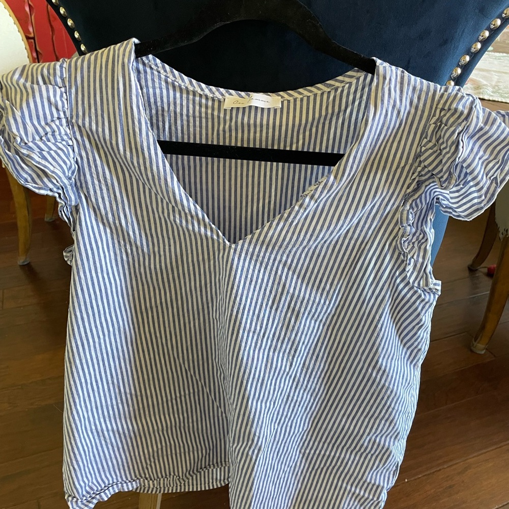 Ces Femme White and Blue Flutter Sleeve Blouse